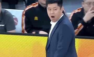 世界杯手机直播平台-山西输球揪出两大软蛋，两主力中锋全场合砍0分，完全成上海卧底